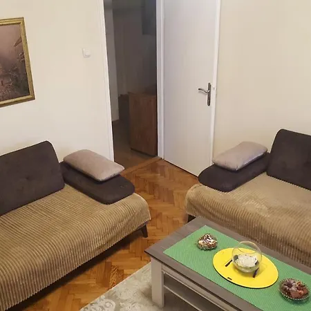 Apartment Jogi *